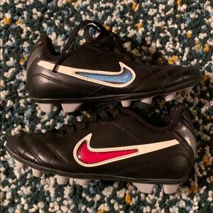 Nike youth athletic cleats